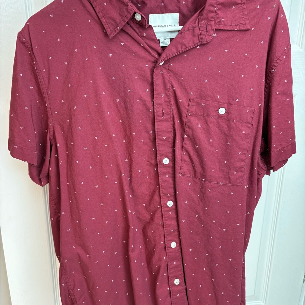 American Eagle Men's Maroon Short Sleeve Button Down Shirt Large